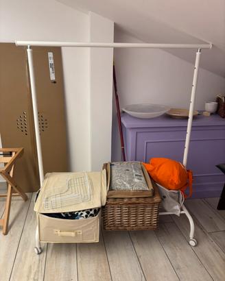Carrello ikea regolabile in altezza con rotelle