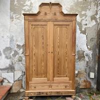 ANTICO ARMADIO IN LARICE IN LEGNO GREZZO