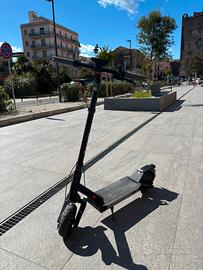 Monopattino eletrico NAVEE S40