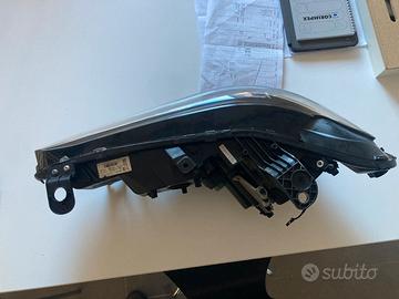 Faro alfa romeno Giulia xenon