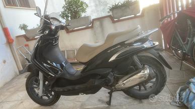 Beverly 125 incidentato