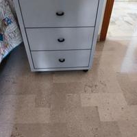 scrivania da lavoro con cassettiera