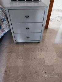 scrivania da lavoro con cassettiera