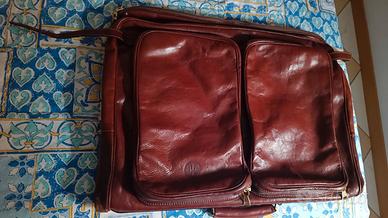 porta abiti in pelle pregiata 