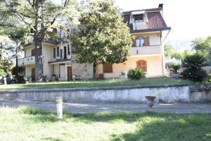 Villa di 645 m² con più di 5 locali e box auto dop
