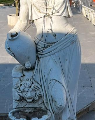 Statue/fontane da giardino