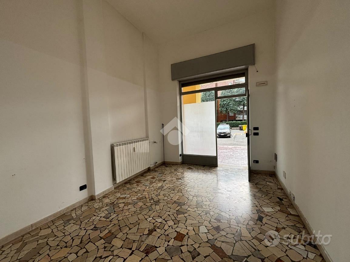 NEGOZIO A VENARIA REALE - Altro