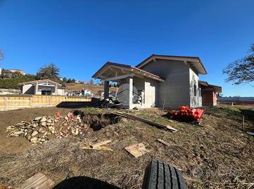 VILLA A SCHIERA A QUAREGNA CERRETO