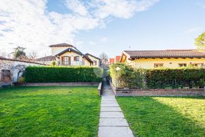 VILLA A SCHIERA A GRUGLIASCO