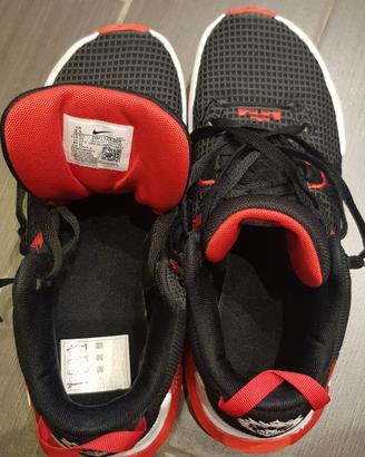 Scarpe basket LeBron Witness VII