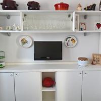 mobile compreso di anta in vetro 