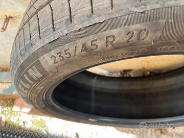 Due gomme michelin r 20