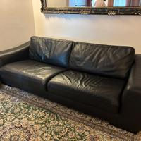 Divano in pelle nero marca Divanidea