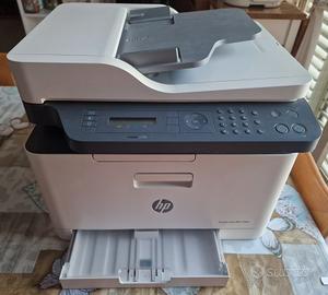 Stampante multifunzione HP Laser a colori