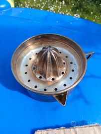 spremiagrumi  in metallo vintage 