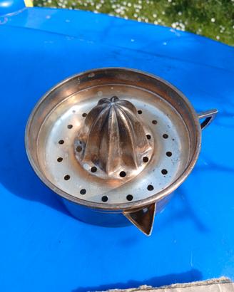 spremiagrumi  in metallo vintage 