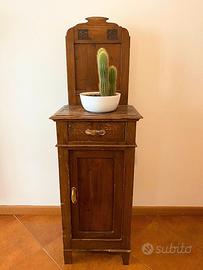 Mobile antico in legno