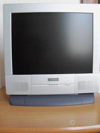 2 PC vintage con monitor integrato al case permuto