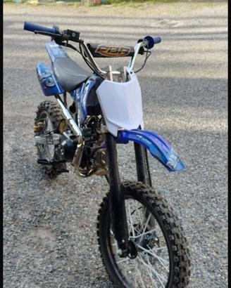 Pit bike