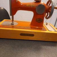 Macchina da cucire giocattolo