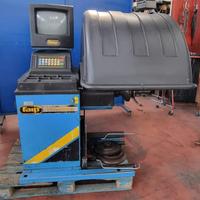 Equilibratrice pneumatici da camion