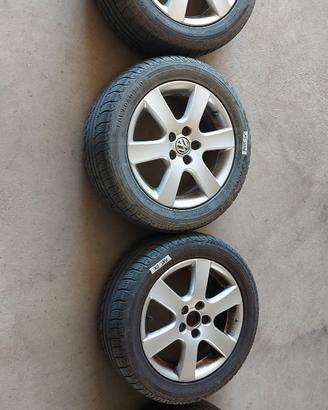 4 gomme su cerchi in lega vw a 70 euro