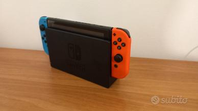 NINTENDO SWITCH con Mario Kart 8 Deluxe