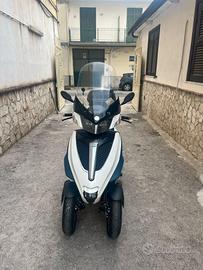 Piaggio MP3 300