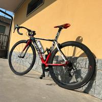 Bici da corsa BDC sintesi in carbonio