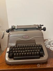 Macchina da scrivere TRIUMPH