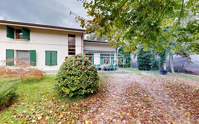 RIF: V145 - PORZIONE DI CASA CON GIARDINO!