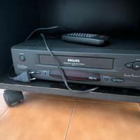 Videoregistratore VHS 