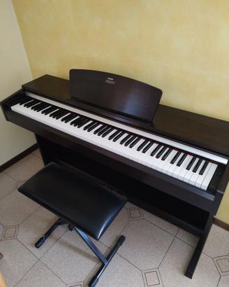 Pianoforte Yamaha Arius Come Nuovo con Sgabello