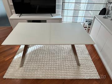 Tavolo in vetro bianco
