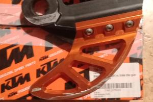 KTM supporto pinza con protezione disco 