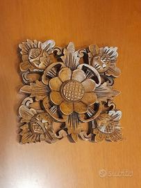 Pannello decorativo da parete in legno intagliato