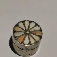 Scatolina in metallo e smalto