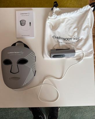 Currentbody Maschera viso a luci LED multiple