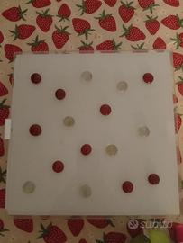 Lampadario bianco e rosso