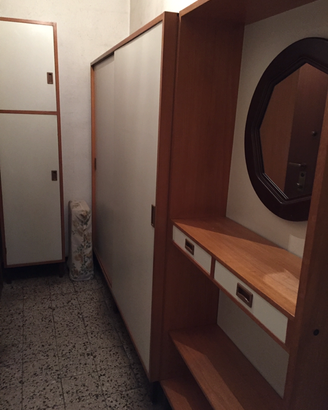 Mobili anticamera anni '50 color miele panna