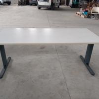 scrivania da ufficio 