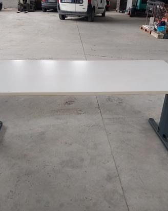 scrivania da ufficio 