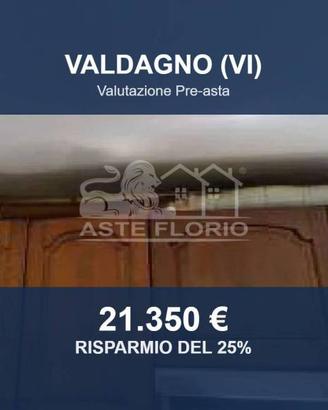 Immobile in asta di 180 m² con più di 5 locali a V
