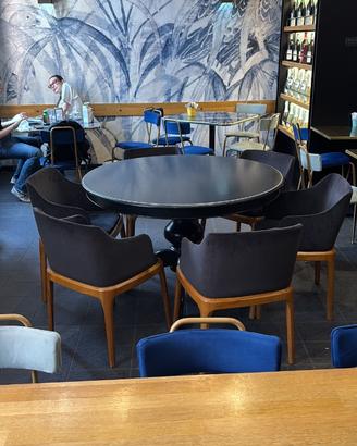 Tavolo e sedie di design