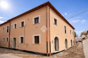 3 LOCALI A L'AQUILA