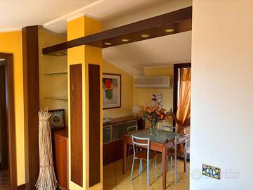 Mansarda rifiniture lusso arredata