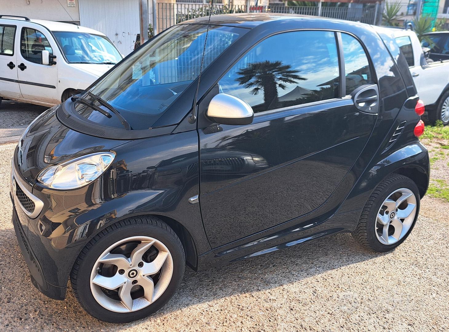 Auto usata SMART ForTwo 1000 62 kW coupé pulse del 2011 - Gemsauto Srl,  Lecce