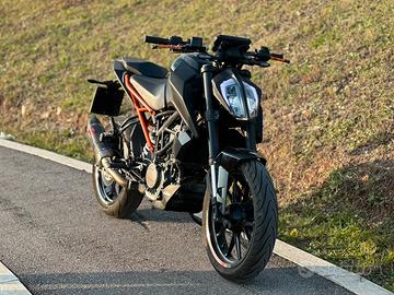 Ktm duke 125 Black series akrapovic