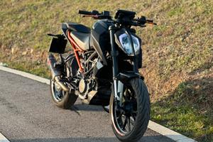 Ktm duke 125 Black series akrapovic