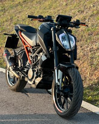 Ktm duke 125 Black series akrapovic